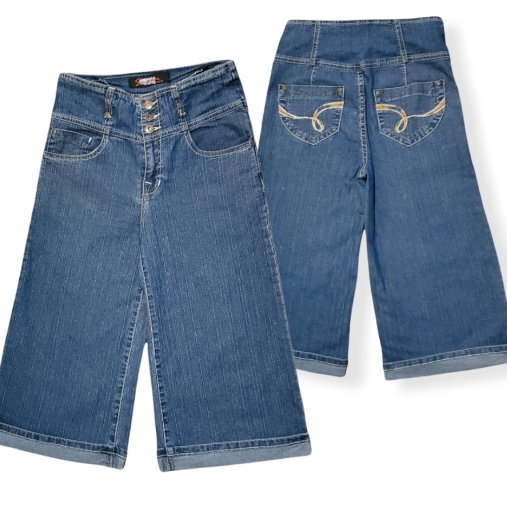 Sugar▪️High Waisted Wide Leg Cuffed Hem Denim Capris, Size 5/6